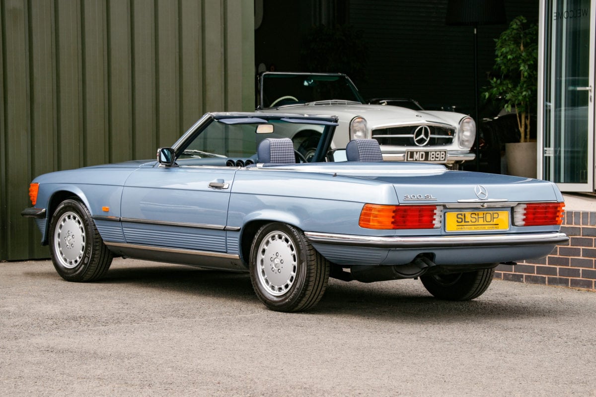 1986 Mercedes-Benz 300SL (R107) #2152 – The SLSHOP